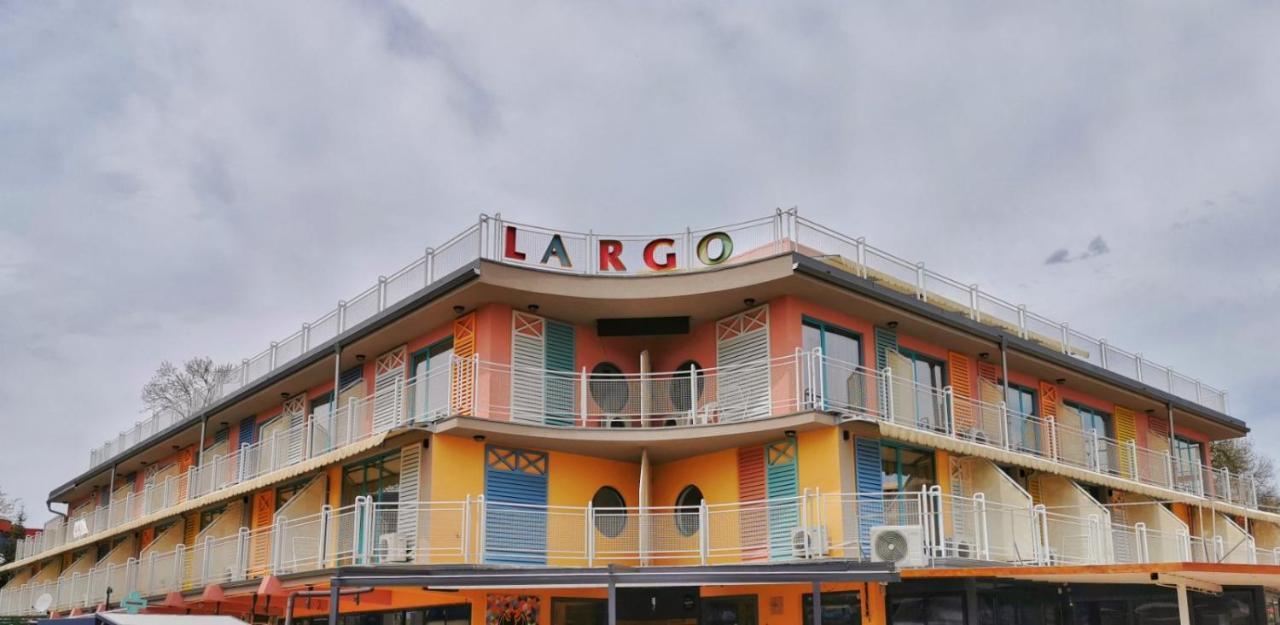 Hotel Largo Beach サニービーチ エクステリア 写真